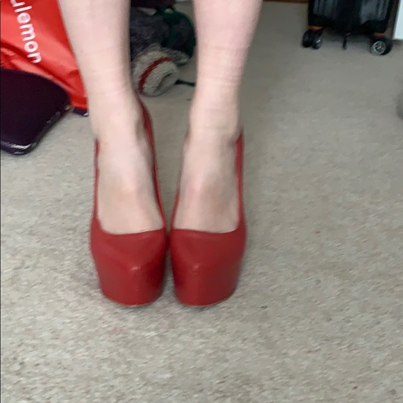 Red Steve Madden Heels - Picture 5 of 6